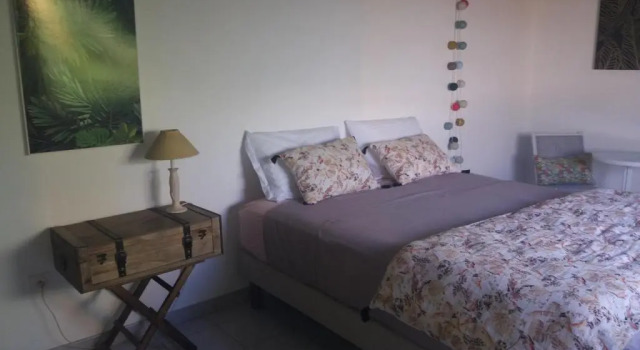 Chambre d'hôte La Villa Gialla, Book Villa Sommerhuse i Schoelcher, Hytte