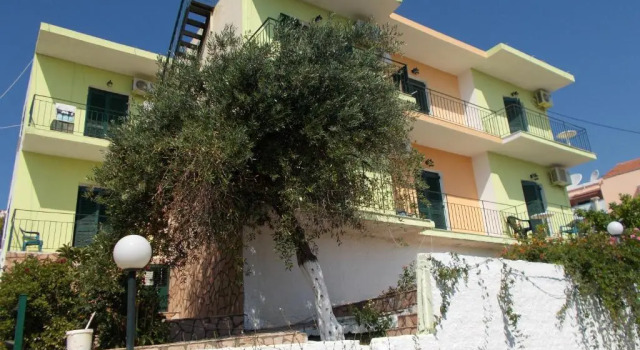 Студия с балконом и с видом на море Kavos Fantasia Complex