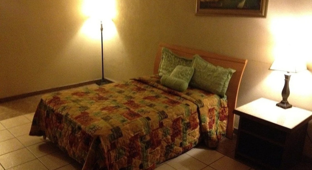 Su Casa Inn & Suites