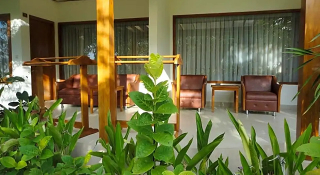 Номер Deluxe Puri Sari Beach Hotel