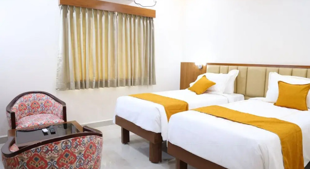 Двухместный номер Superior Hotel Nanda Mohan Residency -MSR Manssion Inn