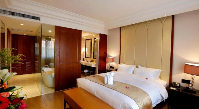 Люкс с видом на сад Hainan Yatai Hot Spring Hotel