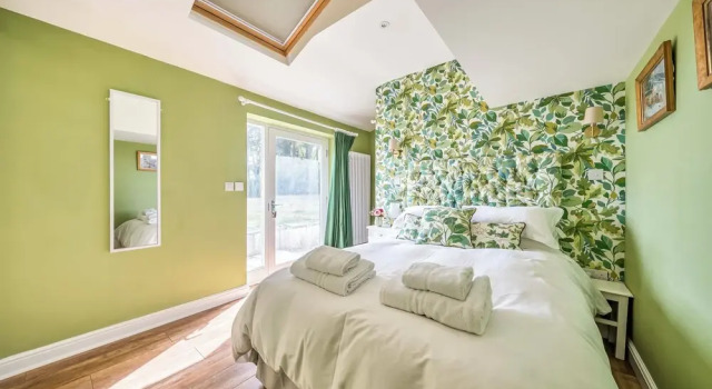 Bodior Garden Cottage, Book Feriehus Hoteller i Rhoscolyn med parkering, Parkering