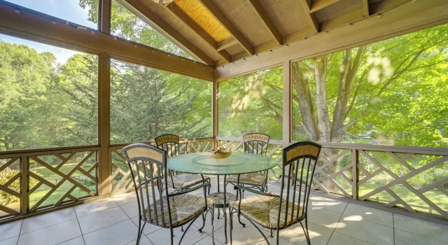 Коттедж Spacious North Carolina Retreat - Patio & Fire Pit