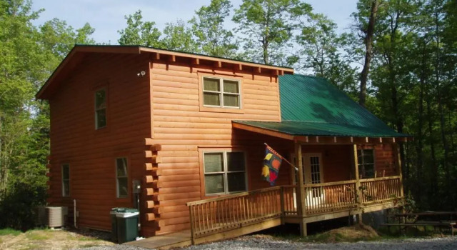 Коттедж с 4 комнатами Country Road Cabins