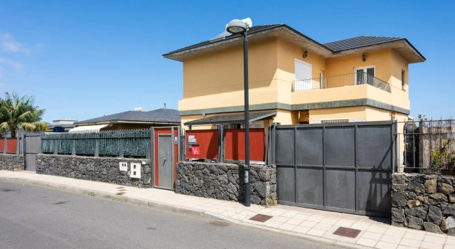 Dorina - Vivienda vacacional con piscina privada, Prenota Hotel Hotel a Tenerife con piscina, Piscina