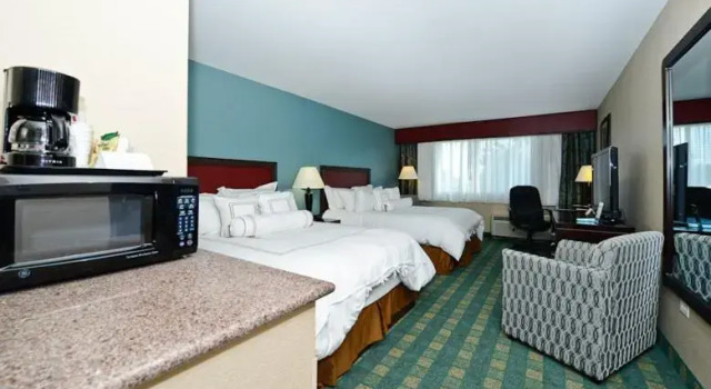 Четырёхместный номер Standard Causeway Bay Hotel