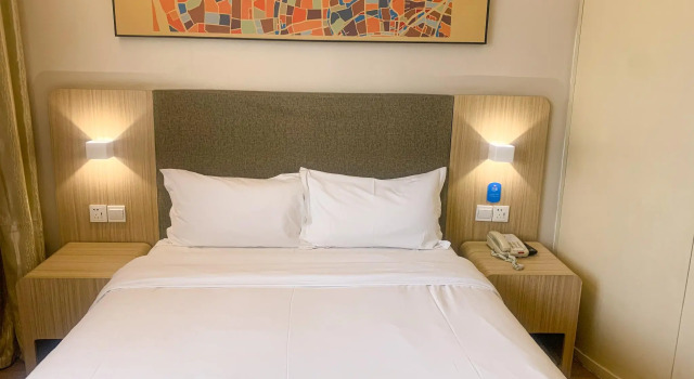 Hanting Hotel Wuwei Railway Station, Prenota Hotel Wuwei Gansu