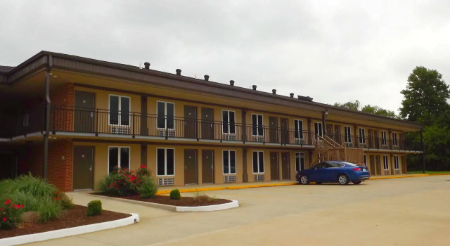 Unique Suites Hotel, Buchen Sie Hotel Charleston Illinois