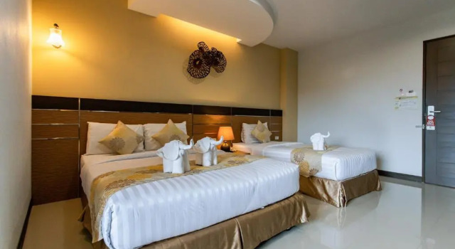 Трёхместный номер Deluxe The Centris Hotel Phatthalung