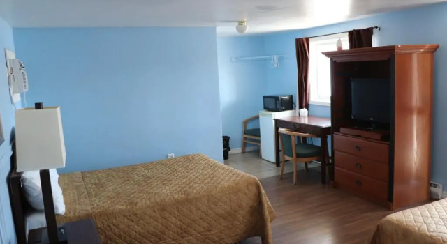 Шестиместный номер Standard Falcon Inn