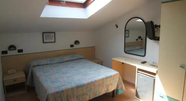 Одноместный номер Standard Мансарда Hotel Prestige