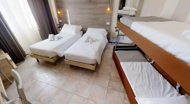 Четырёхместный номер Standard Hotel Raphael