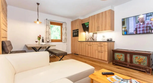 Gasthof St. Adolari, Book Hotel Hoteller i Tyrol med parkering, Parkering