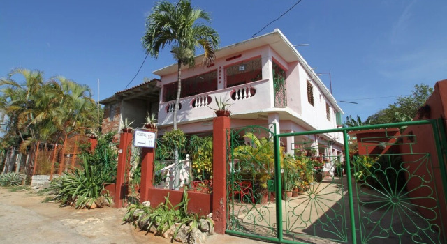 Hostal Zaira Kenia y Jorge Luis, Rezervovat Hotel Hotely v Sancti Spiritus s parkováním, Parkování