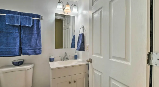 Апартаменты с 2 комнатами с балконом Murrells Inlet Condo w/ Ocean Views & Pool Access!