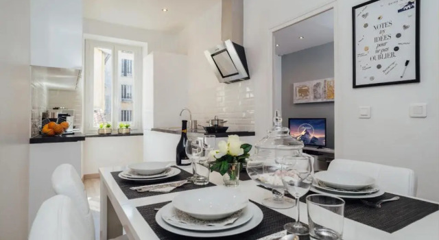 Апартаменты Le Notre Dame 3br with AC and balcony in the heart of Nice Welkeys