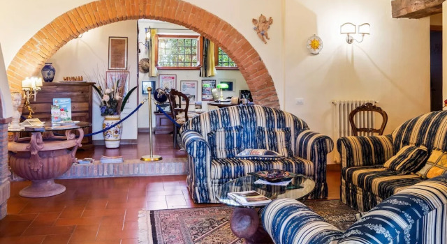 Spacious Holiday Home in Castiglione del Lago With Pool