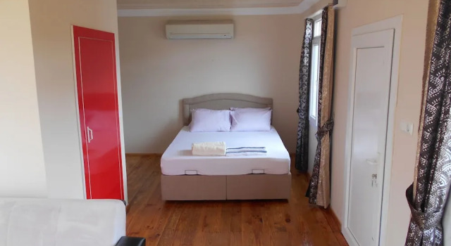 Red's Bungalow