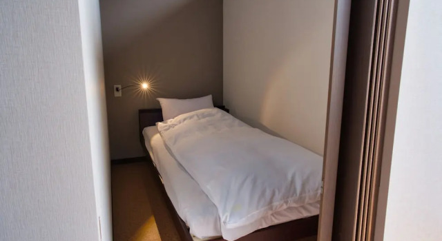 Кровать в общем номере (женский номер) SAKURA River Side Stay Gero Onsen - Hostel
