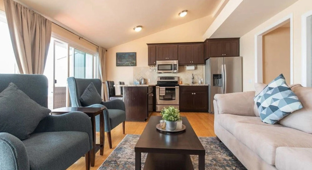 Oceanfront Malibu Beach House 1 bdr 4 Sleeps