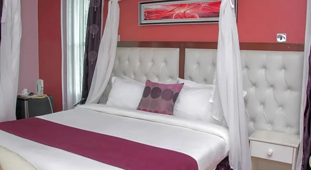 Двухместный номер Executive Karen Inn and Suites
