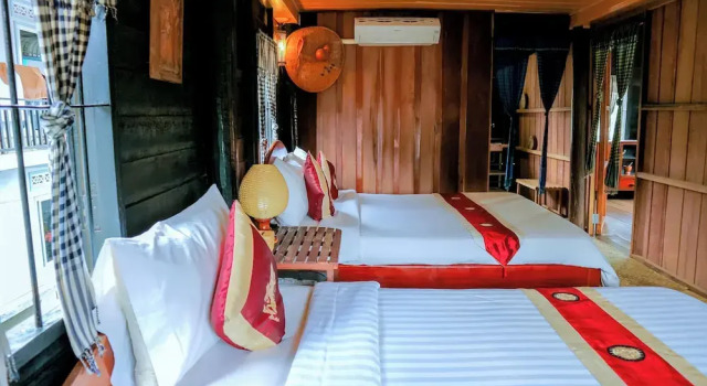 Коттедж с балконом Old Khmer House