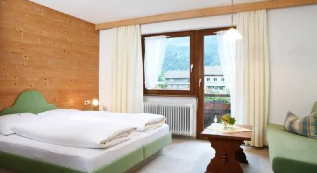 Haus Arnika, Rezerwuj Hotel Hotele w Bregenzerwald z parkingiem, Parking