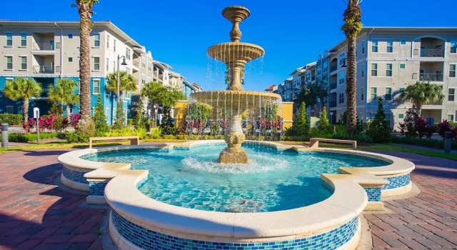 Апартаменты Prime Location-spacious Condo for 8 Guests