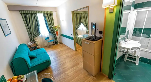 Номер Family West Point Airport Hotel