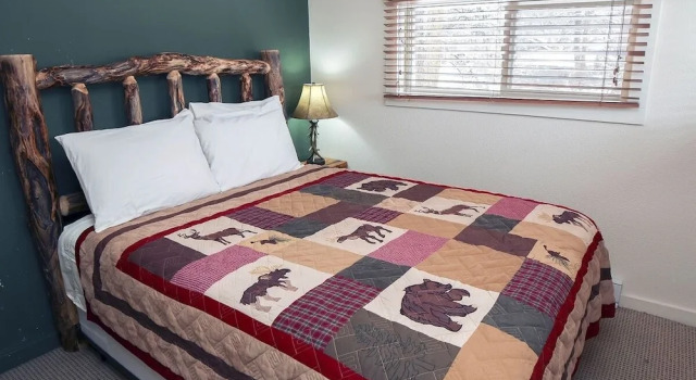 Triple R Cottages: 2 1 Bedroom Cabin, Забронировать Дом для отпуска Эстес-Парк Rocky Mountain National Park, рядом с Trout Haven Fishing Pond