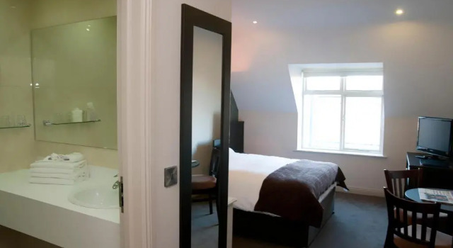 Номер Standard Dinn Rí Hotel