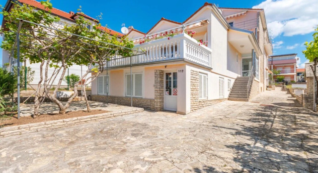 Stunning Apartment in Sveti Filip i Jakov With Wifi