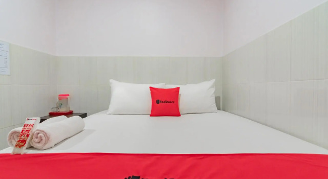 RedDoorz @ Komplek Pontianak Mall, Book Hotel Pontianak 