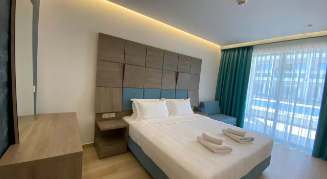 Mirror Hotel