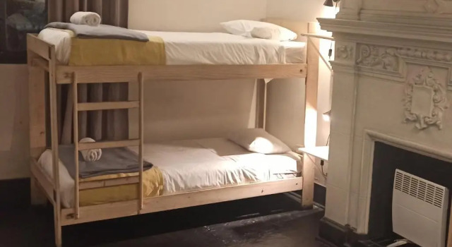 Кровать в общем номере Hostel Boutique Merced 88