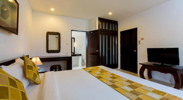 Praewa Villas Naiyang Phuket