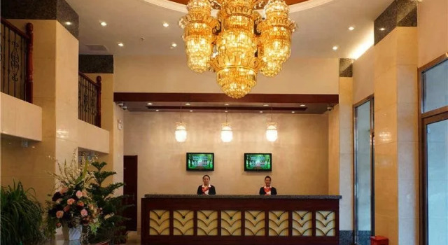 GreenTree Inn Liaoning Jinzhou Railway Station Express Hotel, Забронировать Отель Стадион Jinzhou Ляонин