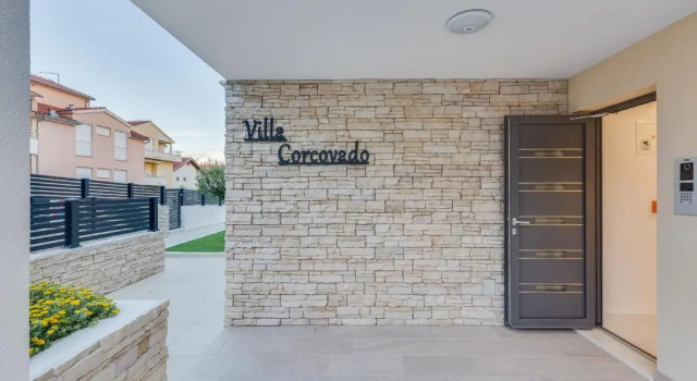 Apartments Corcovado with Heated Pool, Забронировать Апартаменты/квартира Водице Шибенско-Книнская жупания, рядом с Частный Пляж Отеля «Кристина»