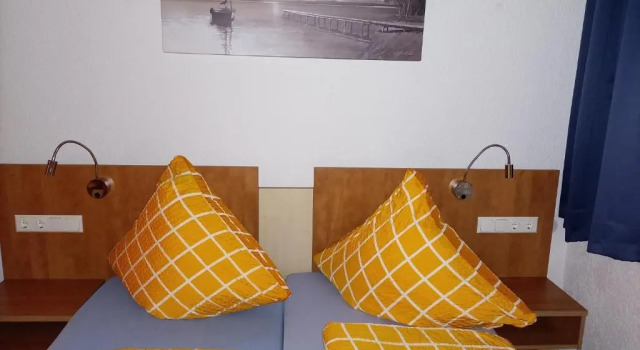 Ferienwohnung Georgstrasse, Book Hotel Bremerhaven Bremen, near Puppet Theater
