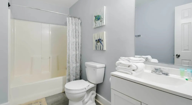 Коттедж Walk to Atlantic Beach: Family Gem w/ Fenced Yard