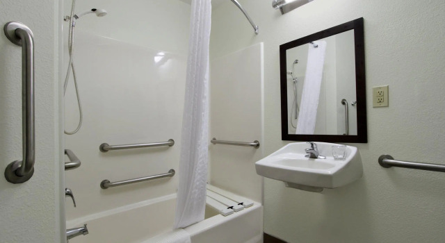 Двухместный номер Standard c 1 комнатой Candlewood Suites Rogers-Bentonville by IHG