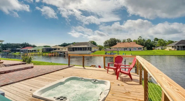 Коттедж Coastal Gem w/ Private Boat Dock in Palm Coast!