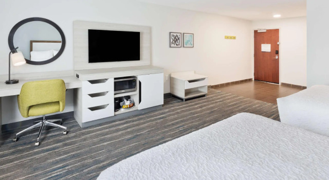 Четырёхместный номер Standard Hampton Inn & Suites Phenix City- Columbus Area