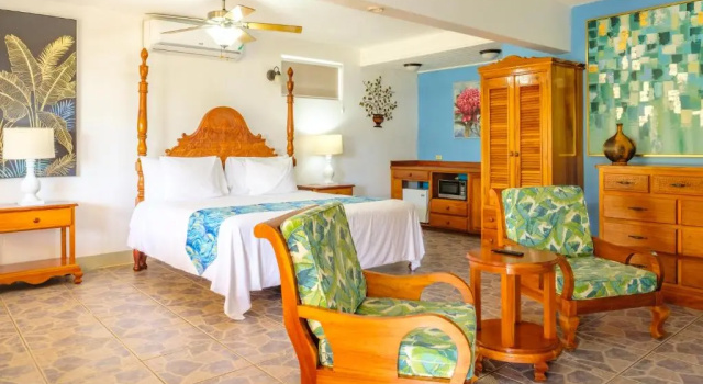 Люкс с видом на море The Westender Inn