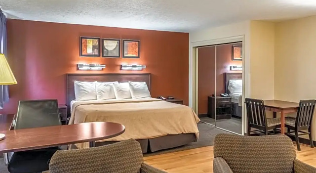 Люкс Deluxe Red Roof Inn Columbus - Taylorsville-Edinburgh
