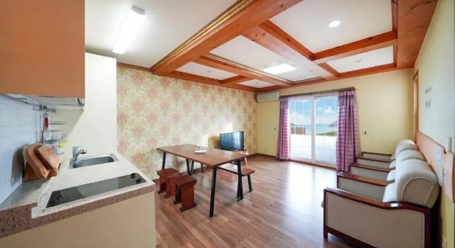 Geoje Birds Hill Pension
