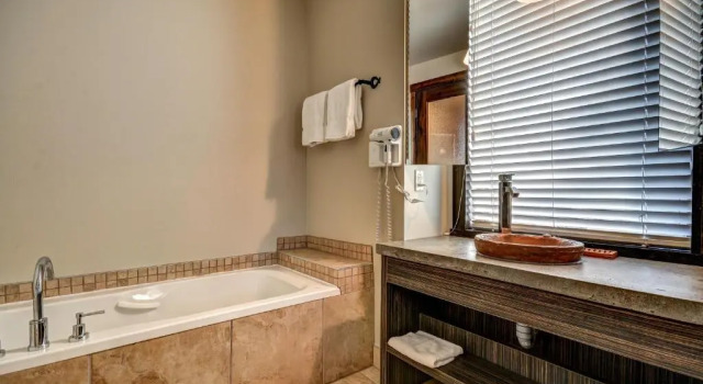 Двухместный номер Standard с видом на окрестности Les Condos Du Lac Taureau- Rooms & Condos