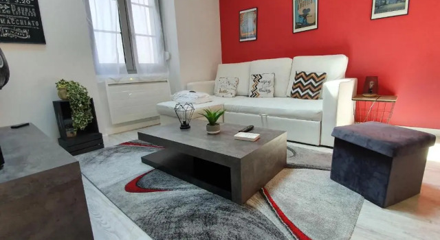 Апартаменты Hyper center, air-conditioned, for 4A lot of charm and character #C3