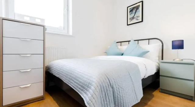 4 Bed House Central London Sleeps 8, Забронировать Отель Отели Лондона 3 звезды, рядом с Памятник «Боудикка и ее дочери», 3*